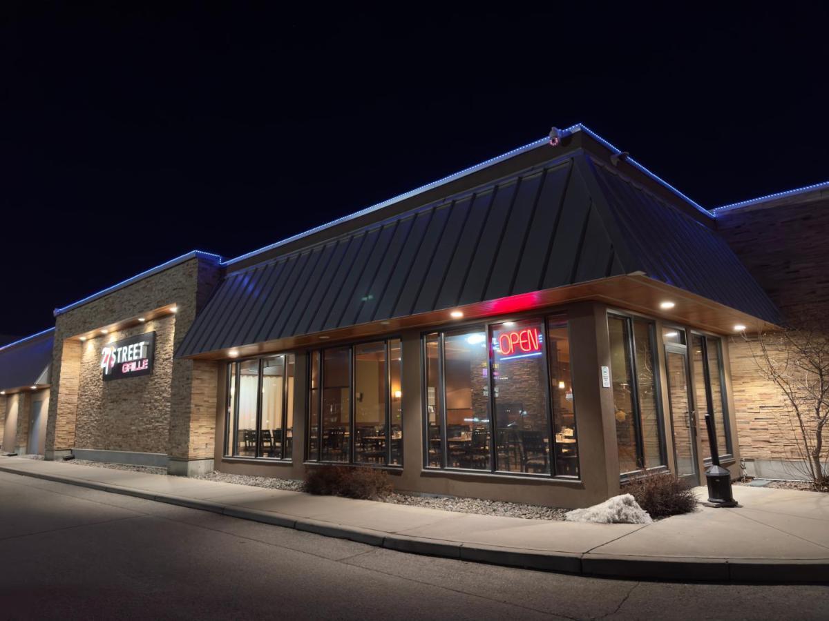 Divya Sutra Plaza And Conference Centre, Vernon, Bc المظهر الخارجي الصورة