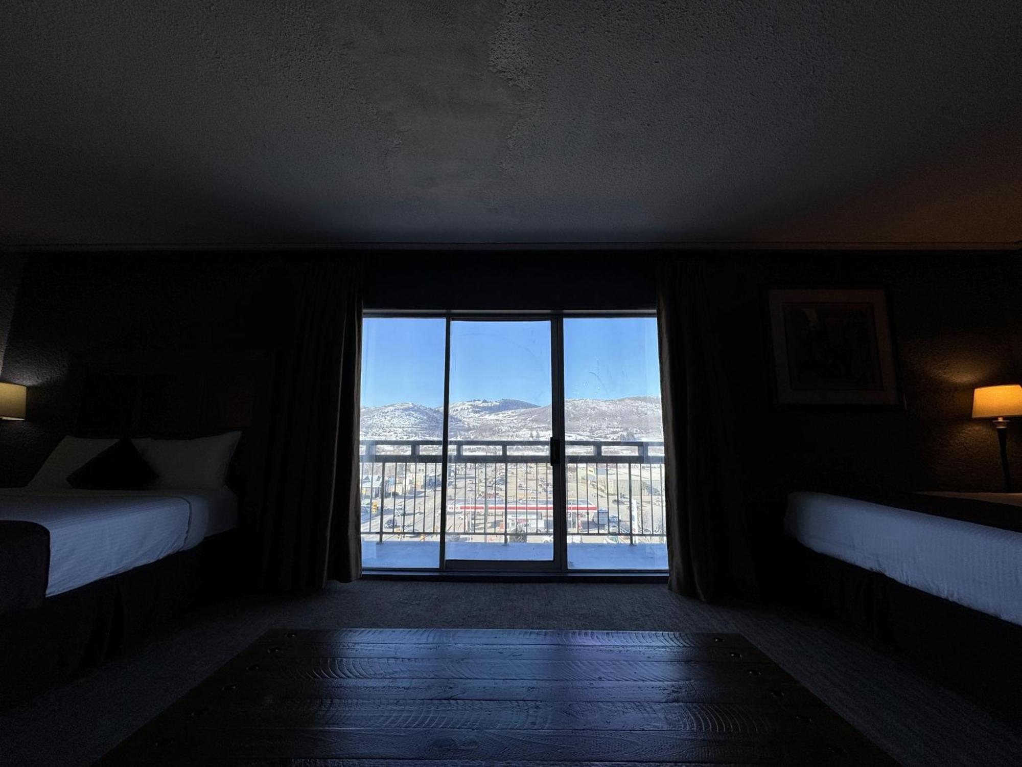 Divya Sutra Plaza And Conference Centre, Vernon, Bc المظهر الخارجي الصورة